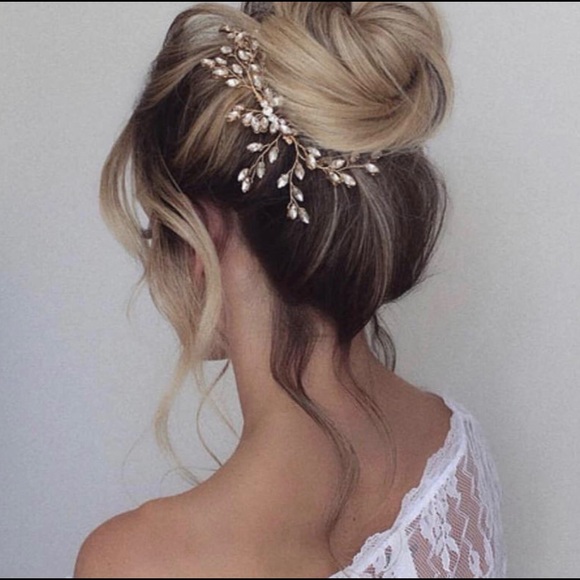 Gold Swarovski Crystal Hairpiece - Picture 5 of 7